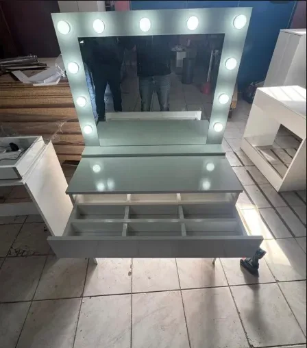 Işıklı Makyaj Masası — görsel 2